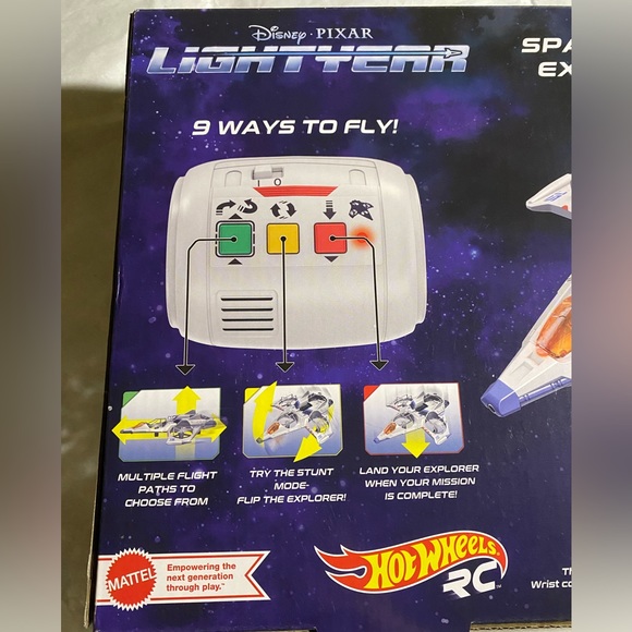 Buzz Lightyear remote control spaceship - Picture 6 of 8